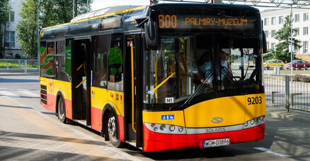 Od soboty, 11 kwietnia, autobusy linii 800 po zimowej przerwie wrócą na swoją sezonową trasę. „Osiemsetka” dowiezie pasażerów do Muzeum – Miejsca Pamięci Palmiry i na spacer do Kampinoskiego Parku Narodowego.
